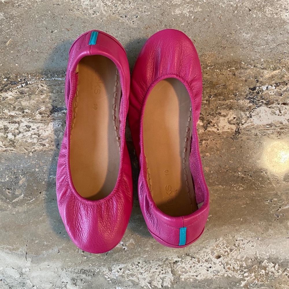 Tieks fuchsia foldable ballet flat size 10